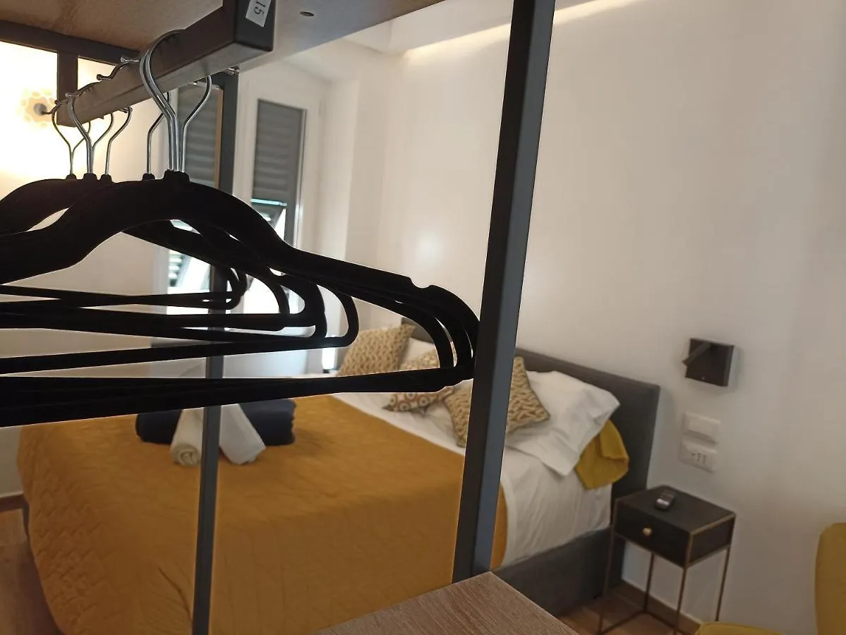Al Porto 61 - Rooms For Rent Camogli Italië